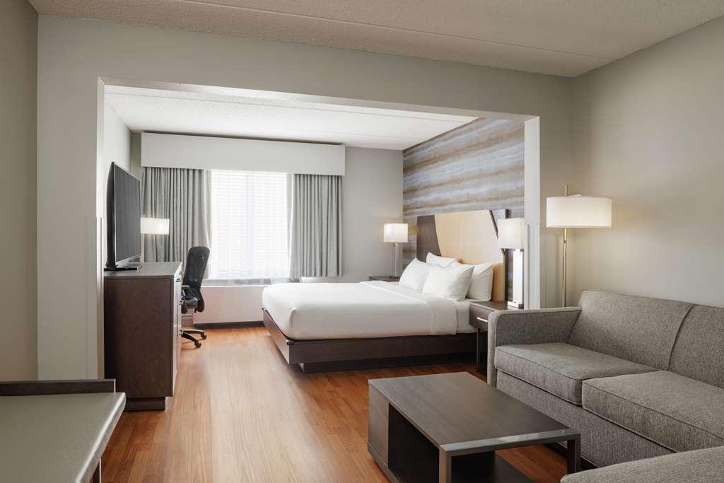Hotel Trilogy Albany Airport, Tapestry Collection By Hilton Лейтъм Стая снимка