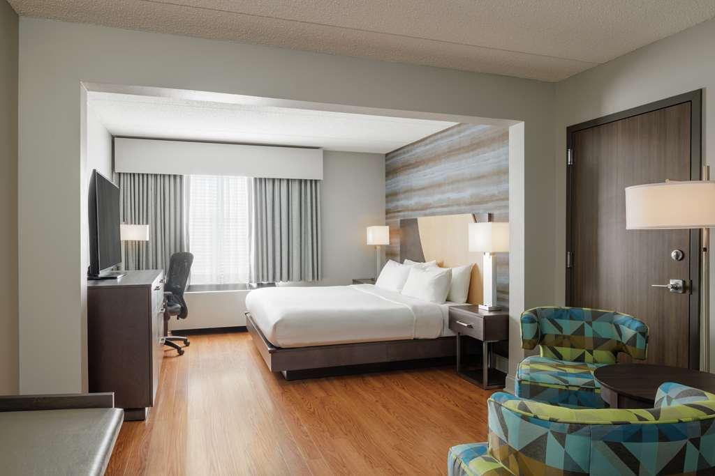 Hotel Trilogy Albany Airport, Tapestry Collection By Hilton Лейтъм Стая снимка