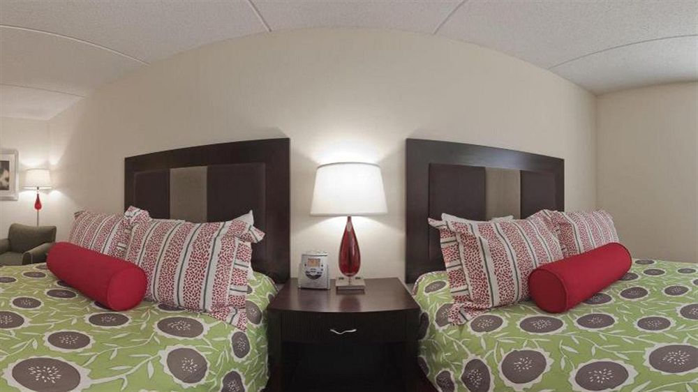 Hotel Trilogy Albany Airport, Tapestry Collection By Hilton Лейтъм Екстериор снимка