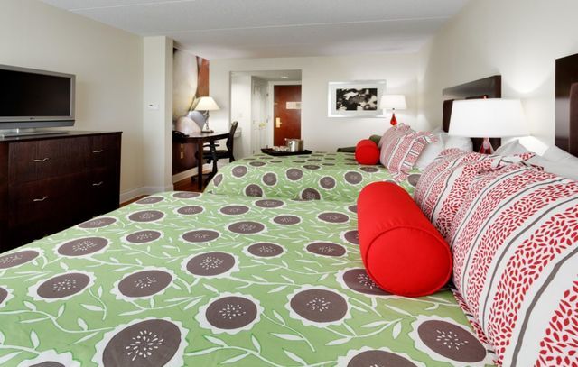 Hotel Trilogy Albany Airport, Tapestry Collection By Hilton Лейтъм Екстериор снимка